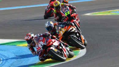 Imagem do evento MotoGP realizado em Goiânia com grande público presente.