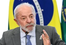 Presidente Lula discursando em evento.