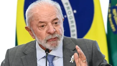Presidente Lula discursando em evento.