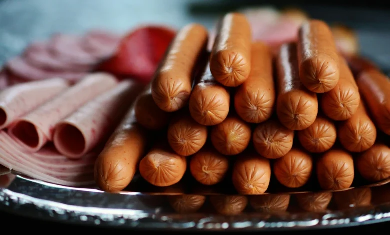 Carnes processadas e talco estão entre os produtos analisados pela IARC quanto ao risco de câncer.