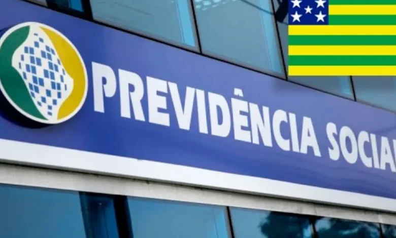 Símbolo do INSS em frente a uma agência.