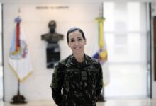 Oficiais do Exército durante exercício de treinamento.