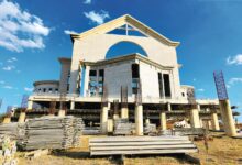 Construção da Basílica de Trindade, onde ocorreu o acidente fatal.
