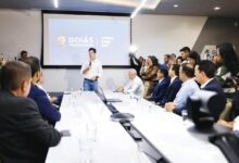 Daniel Vilela discursando em evento sobre tecnologia na gestão pública.