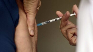 Frasco de vacina contra dengue do Instituto Butantan.