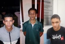 Viaturas policiais em ação durante operação em Goiás.