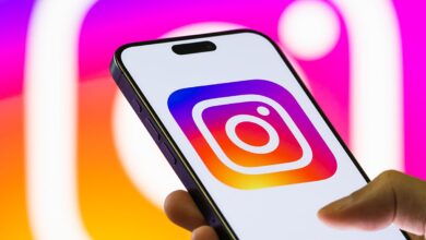 Imagem ilustrativa de um smartphone exibindo o aplicativo Instagram.