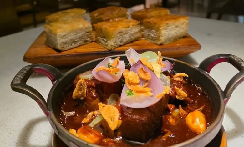 Chef Ian Baiocchi no restaurante 1929 Trattoria Moderna em Goiânia.