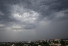 Imagem do céu nublado em Goiânia com previsão de chuvas.
