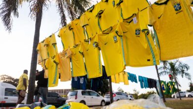 Camisa oficial da Seleção Brasileira para a Copa do Mundo de 2026, com detalhes de autenticidade.