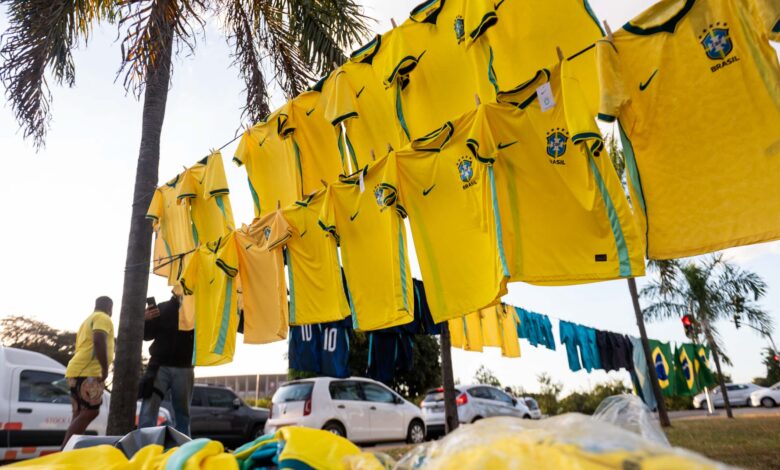 Camisa oficial da Seleção Brasileira para a Copa do Mundo de 2026, com detalhes de autenticidade.