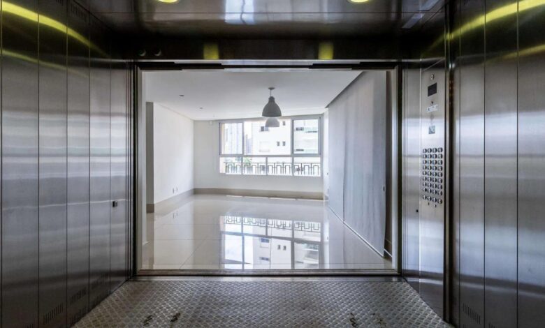 Imagem do elevador para veículos em prédio de luxo no Setor Marista, Goiânia.