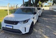 Veículos como Hilux e Land Rover em leilão do TJ-GO.