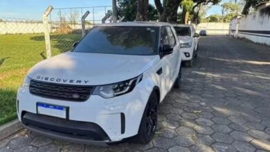 Veículos como Hilux e Land Rover em leilão do TJ-GO.