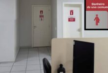 Placa de banheiro multigênero no Fórum de BH.