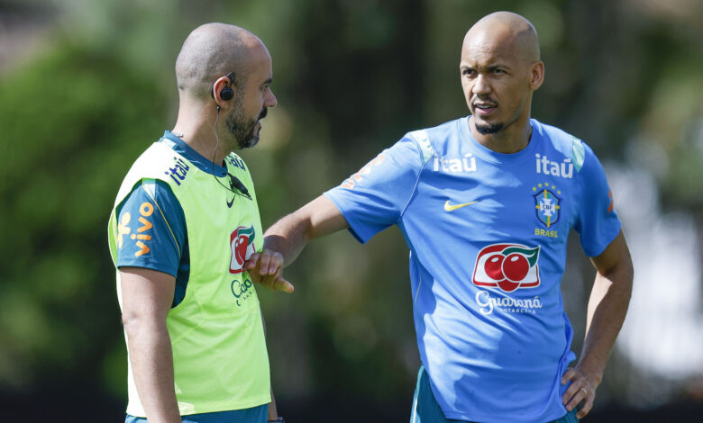 Técnico Carlo Ancelotti durante treino da seleção brasileira.