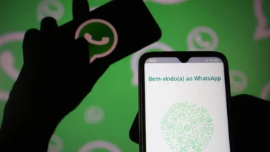 Tela de computador mostrando WhatsApp Web com falha de conexão.
