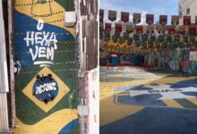 Grafite no Beco da Rua 8 em Goiânia com tema da Copa do Mundo.