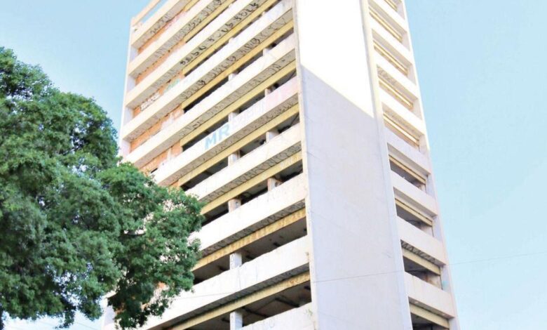 Prédio abandonado no centro de Goiânia que será reformado.
