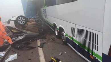 Veículos envolvidos em acidente na BR-262 em Betim.