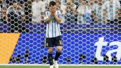Lionel Messi em campo durante jogo da Copa do Mundo 2026 contra a Áustria.