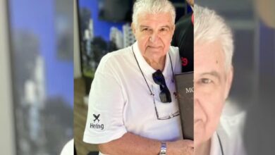 Jornalista Fernando Campos sorrindo em evento de automobilismo.