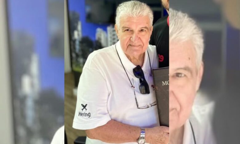Jornalista Fernando Campos sorrindo em evento de automobilismo.