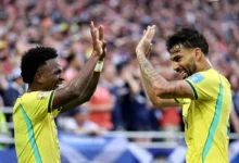 Vini Jr. em ação pelo Brasil contra a Escócia na Copa do Mundo de 2026.