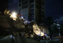 Equipes de resgate em ação na Venezuela após terremotos.