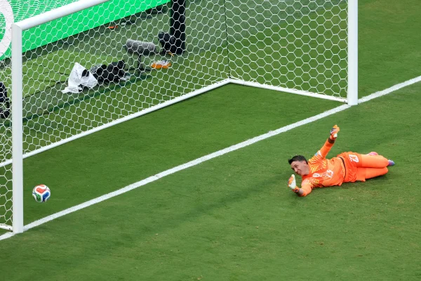 Jogadores da Espanha comemoram gol contra o Uruguai na Copa do Mundo 2026.