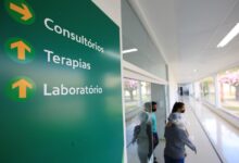 Fachada de unidade de saúde em Goiás.
