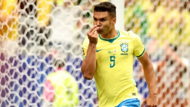 Jogadores da Seleção Brasileira comemoram gol de Casemiro contra o Japão.