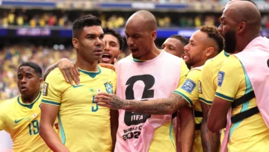 Jogadores da Seleção Brasileira comemoram gol contra o Japão na Copa do Mundo 2026.