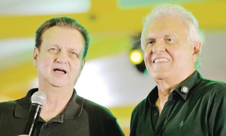 Ronaldo Caiado e Gilberto Kassab em evento político.