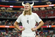 Erling Haaland jogando pela Noruega, ilustrando sua dieta de 6 mil calorias.