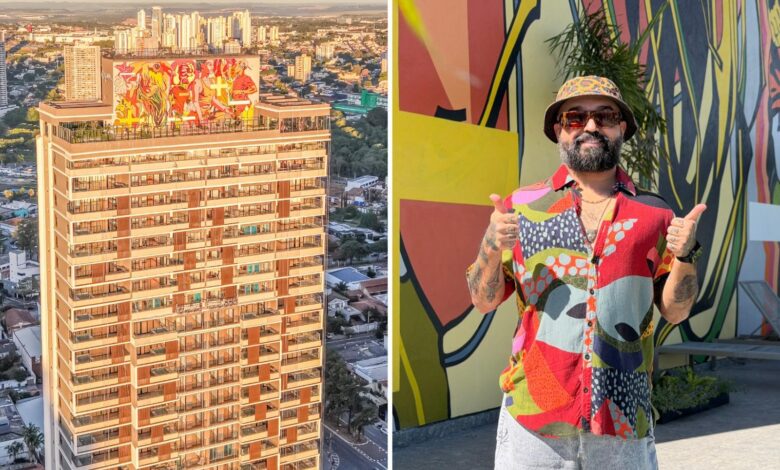 Vista do mural artístico no topo de um prédio em Goiânia.