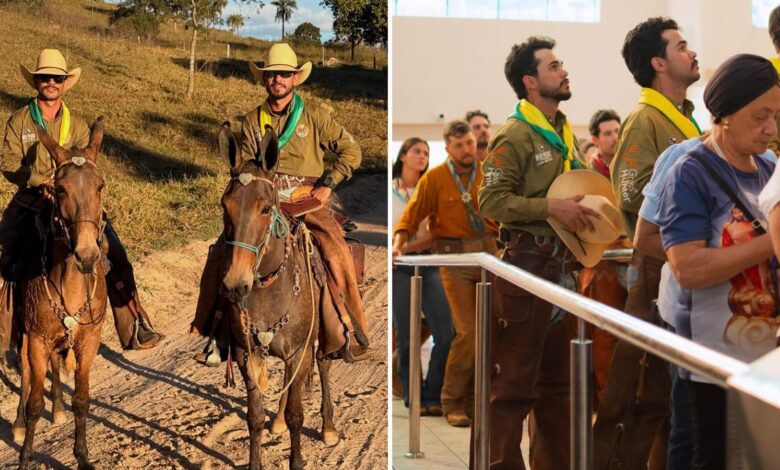 Gêmeos goianos do BBB montados em mulas durante comitiva rumo a Trindade.