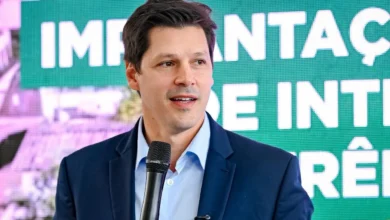 Daniel Vilela em um evento público.
