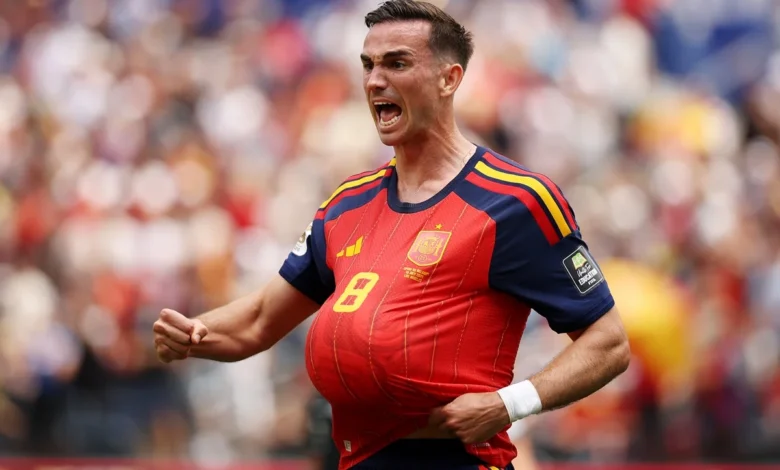 Jogadores da Espanha comemoram gol contra a Bélgica nas quartas de final da Copa do Mundo de 2026.