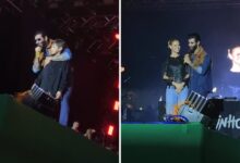 Gusttavo Lima no palco com seu filho Samuel em Rio Verde.
