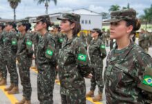 Soldados do Exército durante treinamento.