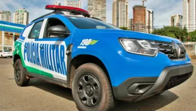 Viatura da Polícia Militar de Goiás em operação na cidade.