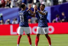 Mbappé e Dembélé comemorando gol na Copa do Mundo 2026.