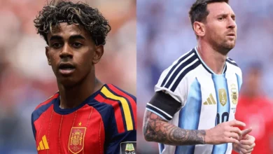 Seleções de futebol da Espanha e Argentina em campo.