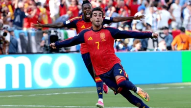 Jogadores da Espanha comemoram o título da Copa do Mundo 2026.