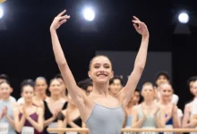 Bailarina Pietra Rêgo se apresentando no Prix de Lausanne.