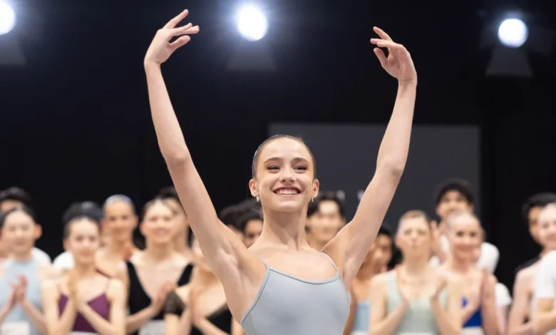 Bailarina Pietra Rêgo se apresentando no Prix de Lausanne.