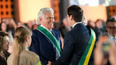 Daniel Vilela e Ronaldo Caiado em evento de homenagem.