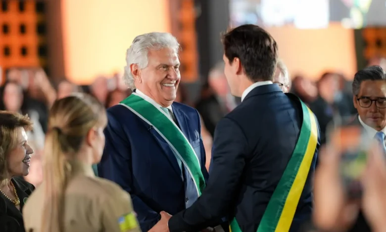 Daniel Vilela e Ronaldo Caiado em evento de homenagem.
