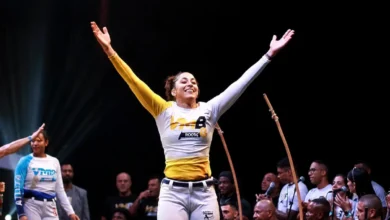 Pamella Dandara, capoeirista goiana, em ação durante treinamento.